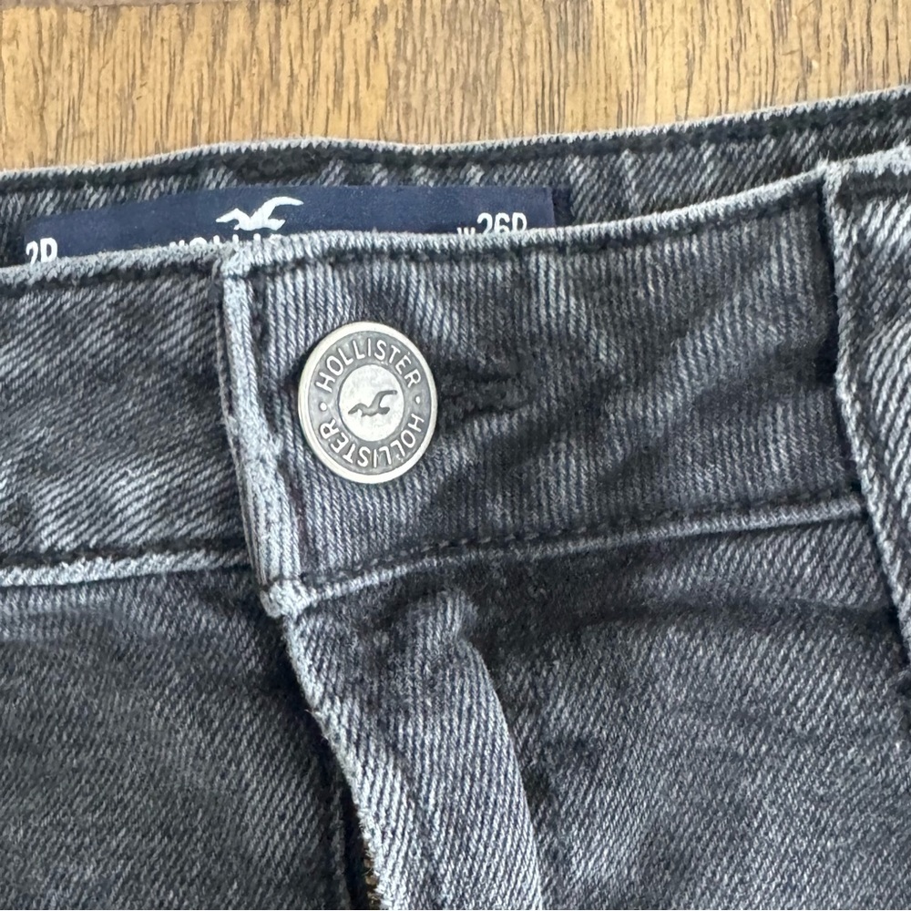 Hollister Ultra High Rise Dad Jeans Black Distressed W26 Straight Leg 885510238 - Picture 5 of 6